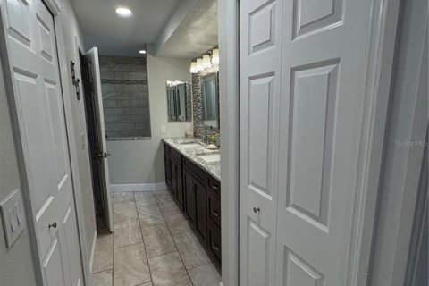 House in Bradenton, Florida 3 bedrooms, 235.97 sq.m. № 2306316 - photo 26