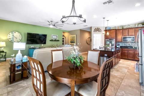 Casa en venta en Leesburg, Florida, 4 dormitorios, 186.18 m2 № 1913317 - foto 4
