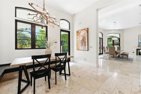 House in Tampa, Florida 5 bedrooms, 634.8 sq.m. № 2221877 - photo 20