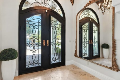 House in Tampa, Florida 5 bedrooms, 634.8 sq.m. № 2221877 - photo 7