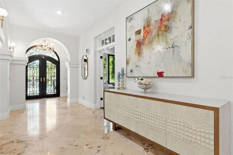 House in Tampa, Florida 5 bedrooms, 634.8 sq.m. № 2221877 - photo 11