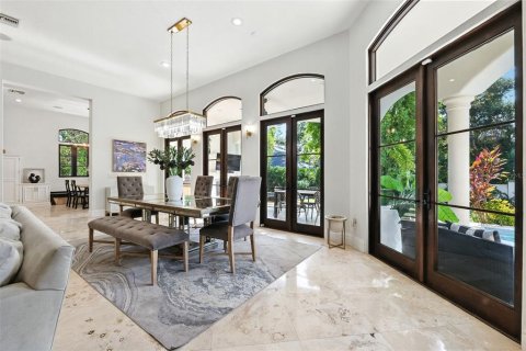 House in Tampa, Florida 5 bedrooms, 634.8 sq.m. № 2221877 - photo 21