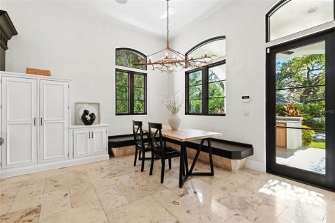 House in Tampa, Florida 5 bedrooms, 634.8 sq.m. № 2221877 - photo 19