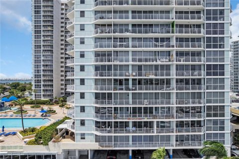 Copropriété à vendre à North Bay Village, Floride: 2 chambres, 95.69 m2 № 2034581 - photo 28