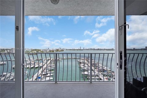 Copropriété à vendre à North Bay Village, Floride: 2 chambres, 95.69 m2 № 2034581 - photo 23