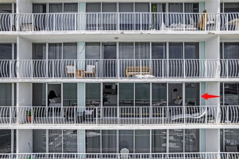 Copropriété à vendre à North Bay Village, Floride: 2 chambres, 95.69 m2 № 2034581 - photo 26