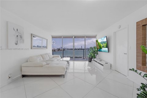 Copropriété à vendre à North Bay Village, Floride: 2 chambres, 95.69 m2 № 2034581 - photo 6