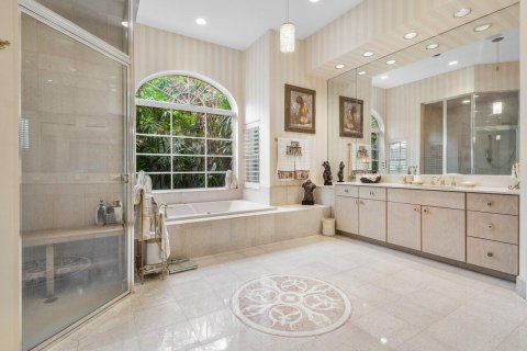 House in Wellington, Florida 5 bedrooms, 488.39 sq.m. № 2175364 - photo 29