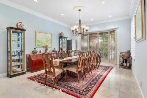 House in Wellington, Florida 5 bedrooms, 488.39 sq.m. № 2175364 - photo 16