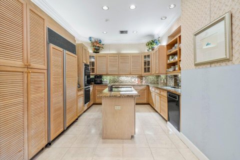 House in Wellington, Florida 5 bedrooms, 488.39 sq.m. № 2175364 - photo 13