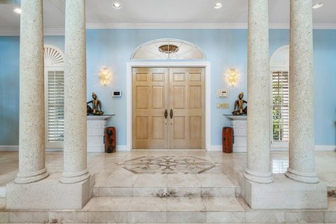 House in Wellington, Florida 5 bedrooms, 488.39 sq.m. № 2175364 - photo 6