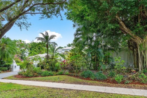 House in Wellington, Florida 5 bedrooms, 488.39 sq.m. № 2175364 - photo 3