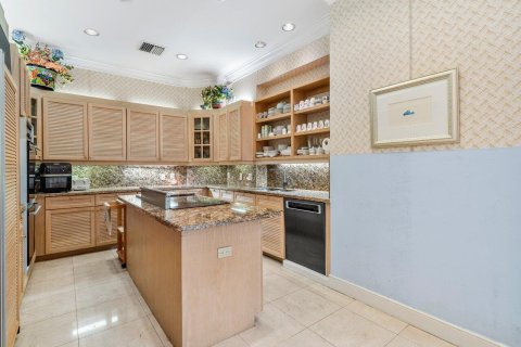 House in Wellington, Florida 5 bedrooms, 488.39 sq.m. № 2175364 - photo 14