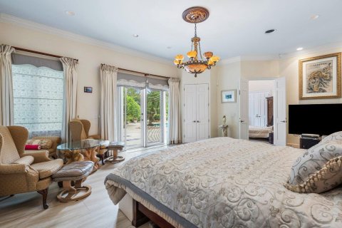 House in Wellington, Florida 5 bedrooms, 488.39 sq.m. № 2175364 - photo 26