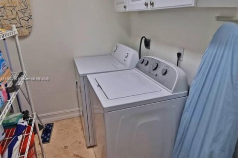 Copropriété à louer à Highland Beach, Floride: 2 chambres, 114.27 m2 № 1862043 - photo 16