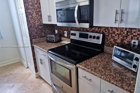 Copropriété à louer à Highland Beach, Floride: 2 chambres, 114.27 m2 № 1862043 - photo 7