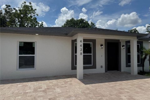 House in Orlando, Florida 4 bedrooms, 138.15 sq.m. № 1878205 - photo 2