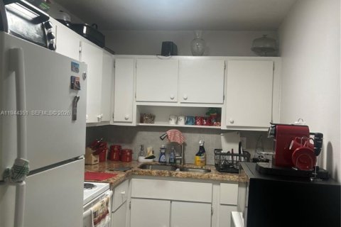 Copropriété à louer à Hialeah, Floride: 1 chambre, 65.03 m2 № 2001182 - photo 10