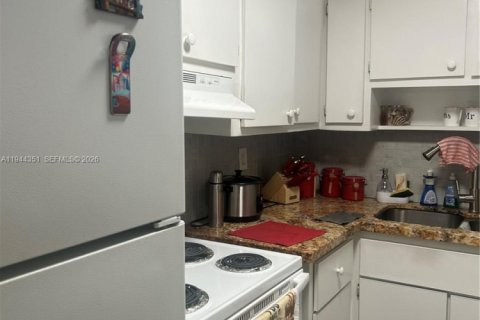 Copropriété à louer à Hialeah, Floride: 1 chambre, 65.03 m2 № 2001182 - photo 11