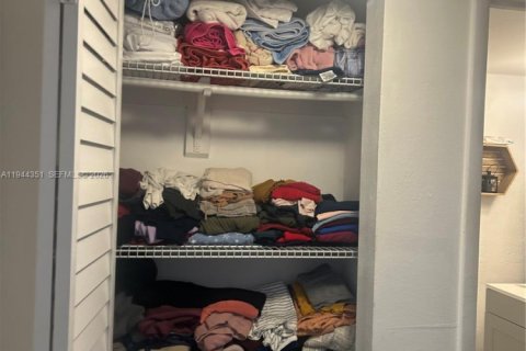 Copropriété à louer à Hialeah, Floride: 1 chambre, 65.03 m2 № 2001182 - photo 17