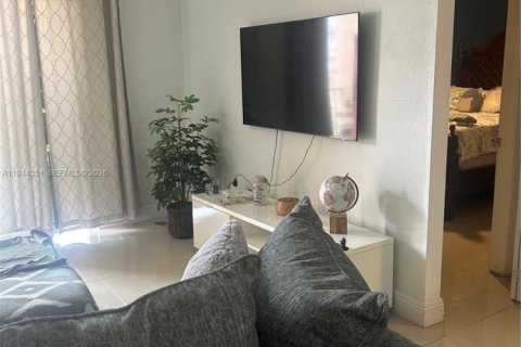 Copropriété à louer à Hialeah, Floride: 1 chambre, 65.03 m2 № 2001182 - photo 8