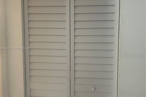 Copropriété à louer à Hialeah, Floride: 1 chambre, 65.03 m2 № 2001182 - photo 13
