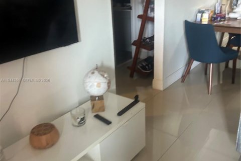 Copropriété à louer à Hialeah, Floride: 1 chambre, 65.03 m2 № 2001182 - photo 4