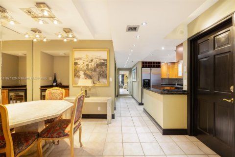 Condo in Miami, Florida, 1 bedroom № 2053922 - photo 7