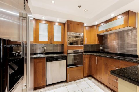 Condo in Miami, Florida, 1 bedroom № 2053922