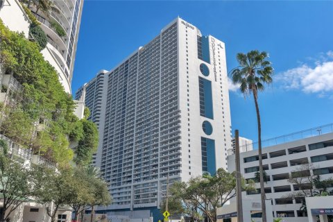 Condo in Miami, Florida, 1 bedroom № 2053922 - photo 26
