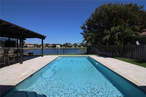 House in Homestead, Florida 4 bedrooms, 224.82 sq.m. № 1880157 - photo 4