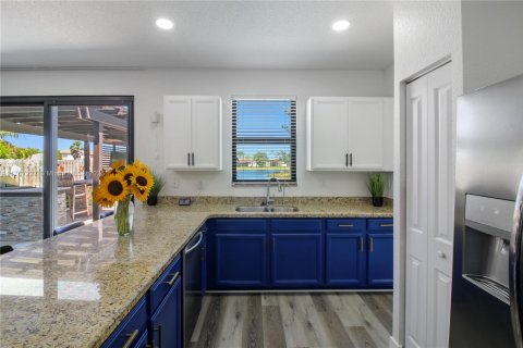 House in Homestead, Florida 4 bedrooms, 224.82 sq.m. № 1880157 - photo 15
