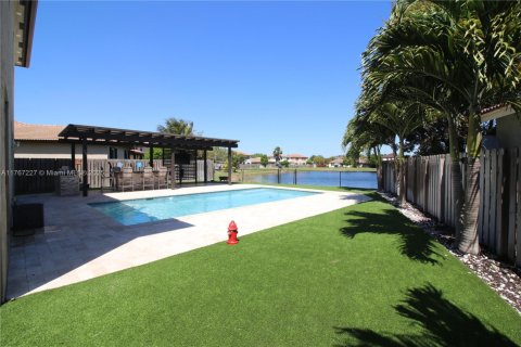 House in Homestead, Florida 4 bedrooms, 224.82 sq.m. № 1880157 - photo 27
