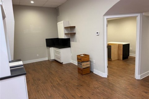Immobilier commercial à louer à Ocala, Floride: 752.51 m2 № 2406439 - photo 7