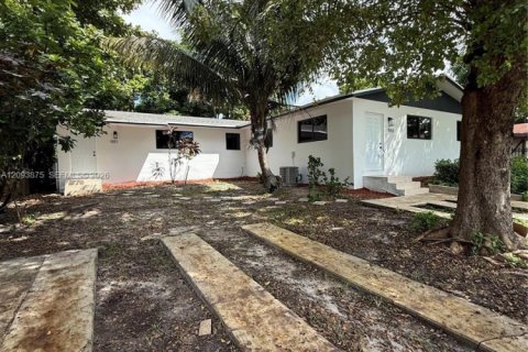 Commercial property in Miami, Florida 208.66 sq.m. № 2382777 - photo 2
