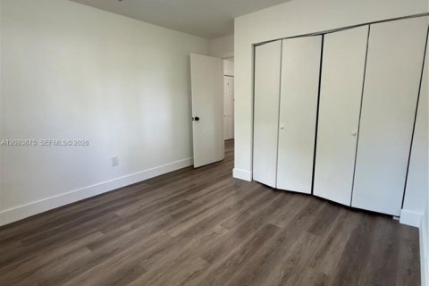 Commercial property in Miami, Florida 208.66 sq.m. № 2382777 - photo 19