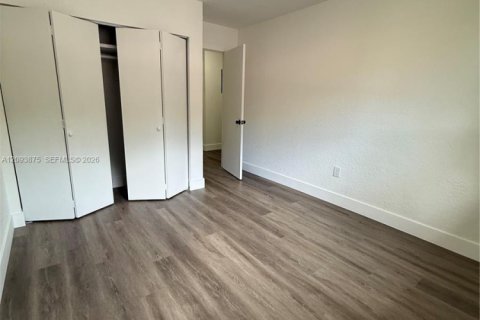 Commercial property in Miami, Florida 208.66 sq.m. № 2382777 - photo 18