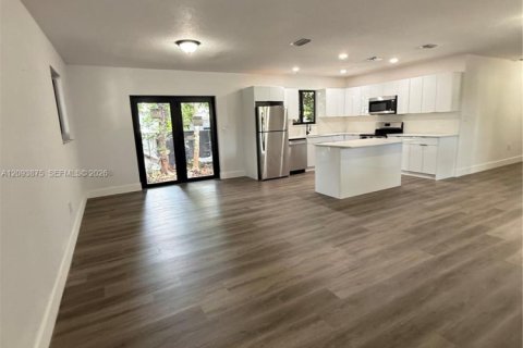 Commercial property in Miami, Florida 208.66 sq.m. № 2382777 - photo 26