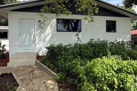 Commercial property in Miami, Florida 208.66 sq.m. № 2382777 - photo 29