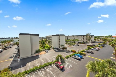 Condo in Marco Island, Florida, 1 bedroom  № 2208025