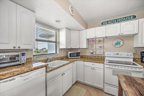 Condo in Marco Island, Florida, 1 bedroom  № 2208025 - photo 14
