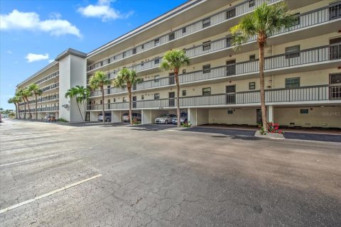Condo in Marco Island, Florida, 1 bedroom  № 2208025 - photo 4
