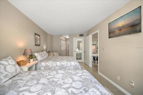 Condo in Marco Island, Florida, 1 bedroom  № 2208025 - photo 19
