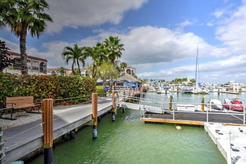Condo in Marco Island, Florida, 1 bedroom  № 2208025 - photo 26