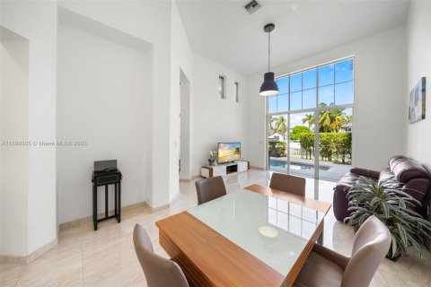 Townhouse in Aventura, Florida 3 bedrooms, 297.29 sq.m. № 1953492 - photo 22