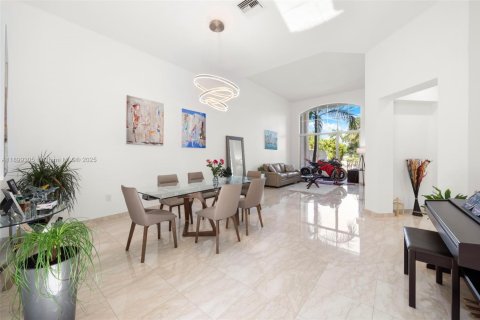 Townhouse in Aventura, Florida 3 bedrooms, 297.29 sq.m. № 1953492 - photo 6