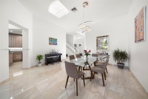 Townhouse in Aventura, Florida 3 bedrooms, 297.29 sq.m. № 1953492 - photo 8