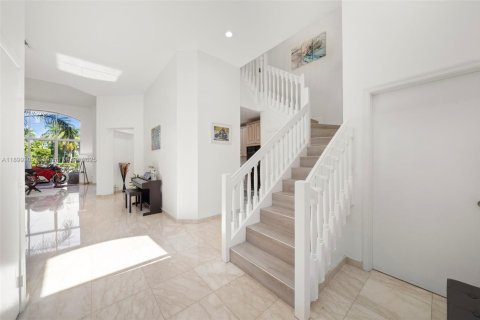 Townhouse in Aventura, Florida 3 bedrooms, 297.29 sq.m. № 1953492 - photo 5