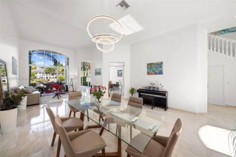 Townhouse in Aventura, Florida 3 bedrooms, 297.29 sq.m. № 1953492 - photo 7
