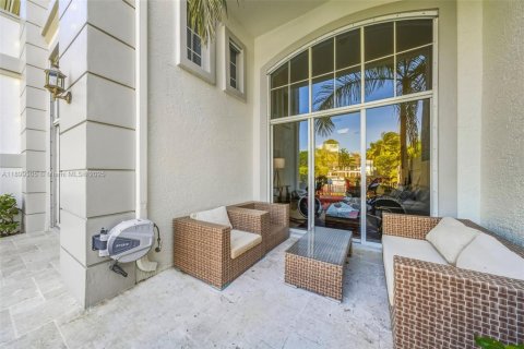 Townhouse in Aventura, Florida 3 bedrooms, 297.29 sq.m. № 1953492 - photo 16